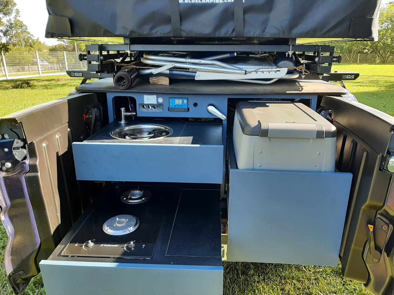 Barraca de teto e acessórios completos de campig