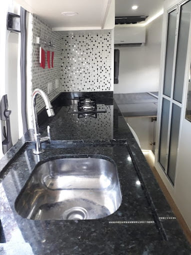 Montagem e Reforma de Motorhome e Trailers