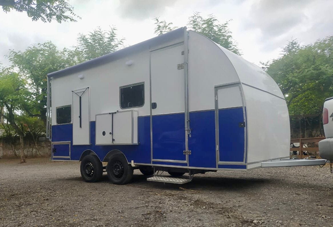 Lindo Trailer 4.5mt pode ser seu!