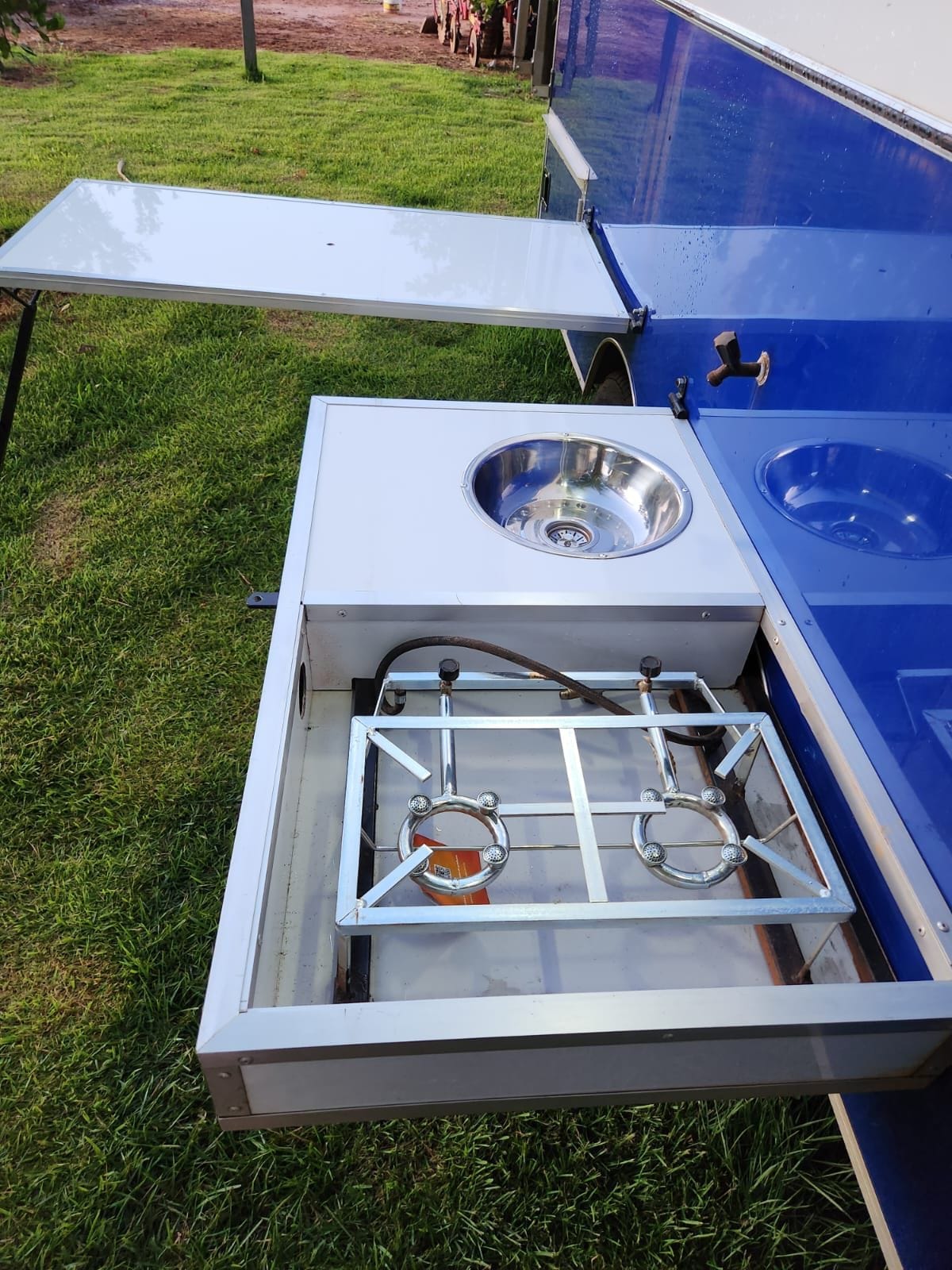 Lindo Trailer 4.5mt pode ser seu!