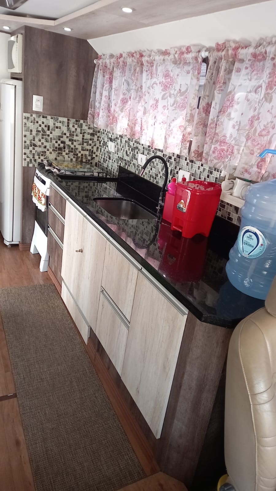 VENDO MOTORHOME ESPAÇOSO .