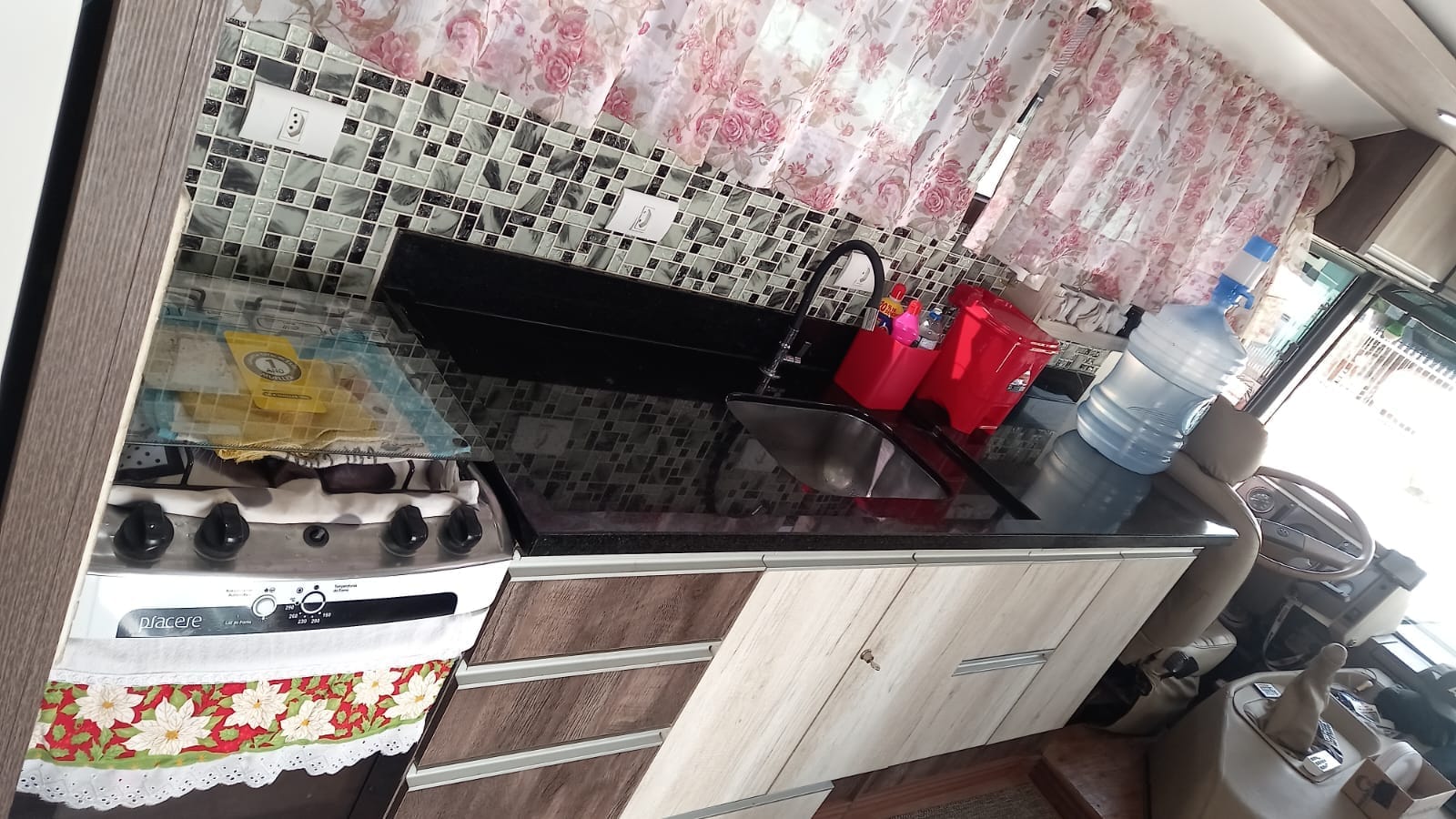 VENDO MOTORHOME ESPAÇOSO .