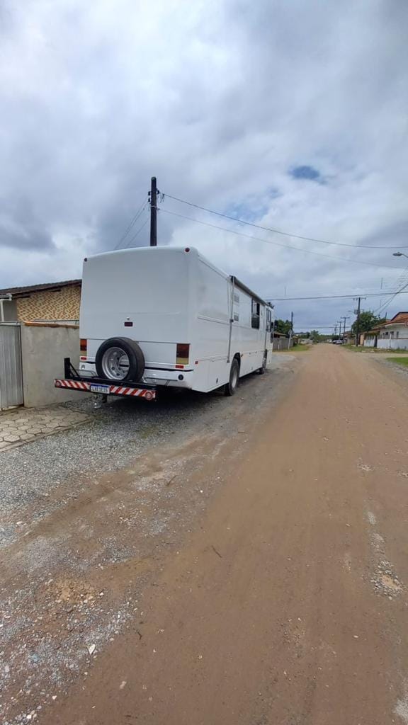 VENDO MOTORHOME ESPAÇOSO .