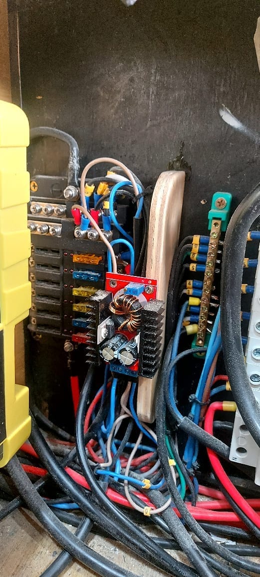 Revisão eletrica, Hidraulica e Instalação de enrgia Solar em Motorhomes e trailers, Região de Ilheus Bahia