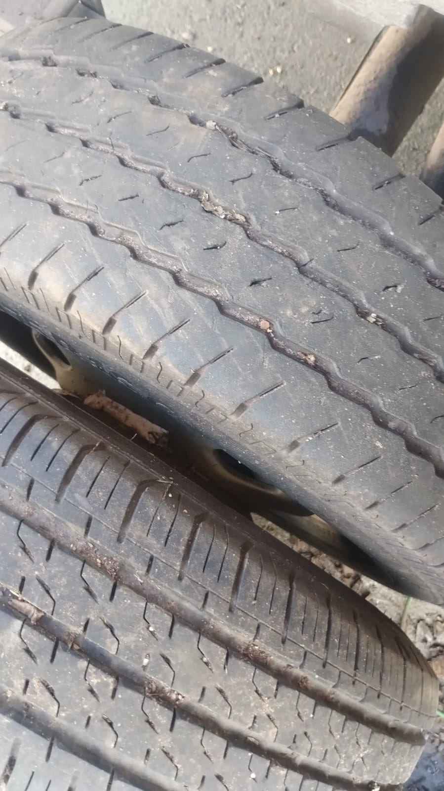 Vendo Granada que foi atingido por carro