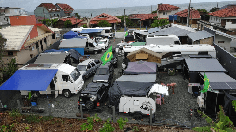 Camping Familiar Praia do ERVINO em São Francisco do Sul SC.