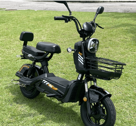 VENDO SCOOTER SUPER NOVA SÓ 600 km